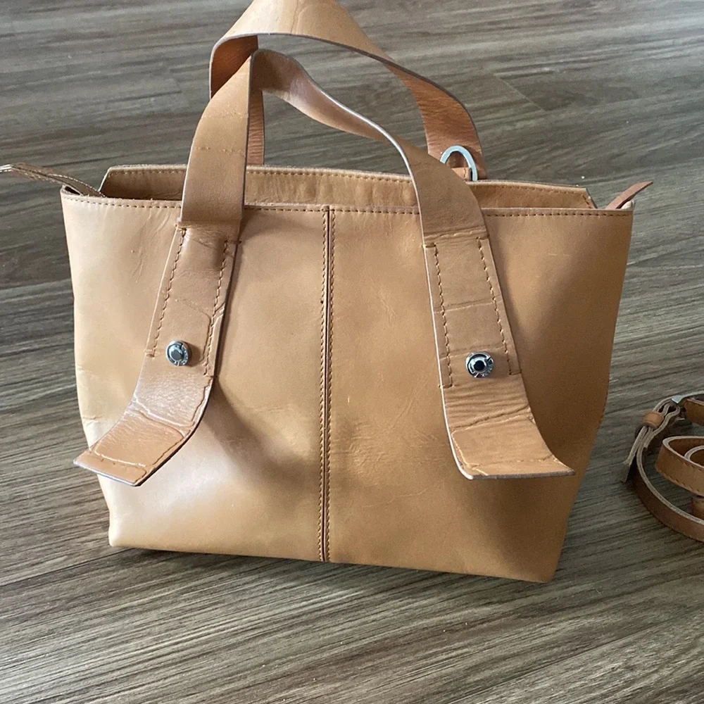 New with tags inside Leather Velez Columbia satchel w/crossbody strap Camel